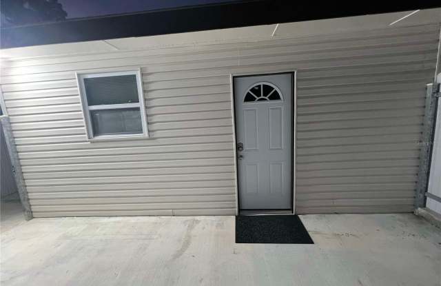 205 E MAGNOLIA STREET - 205 East Magnolia Street, Davenport, FL 33837
