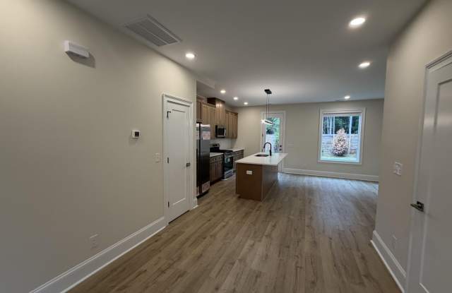 912 Chatham Lane Gallery 2