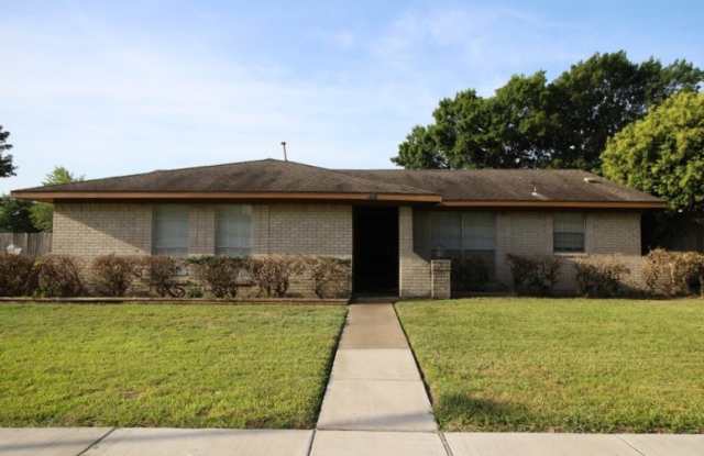 1802 Lewis Dr - 1802 Lewis Drive, Garland, TX 75041