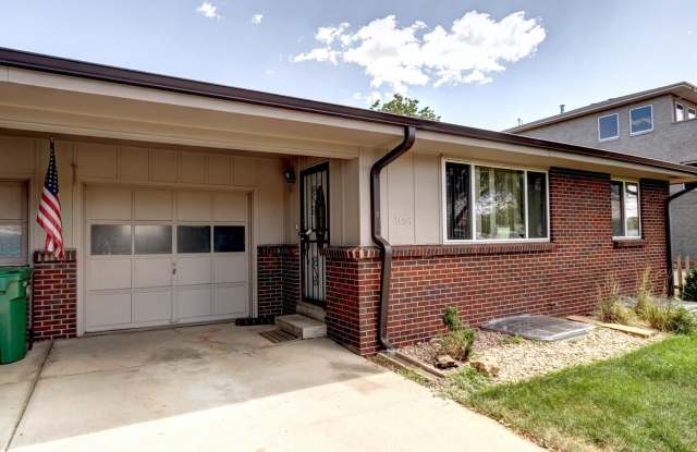 Lakewood! Walk to Belmar Town Center 3 bed 2 bath duplex Updates completed! photos photos