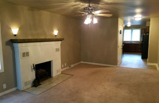 8732 Sheridan Rd A - 8732 Sheridan Road, Kenosha, WI 53143