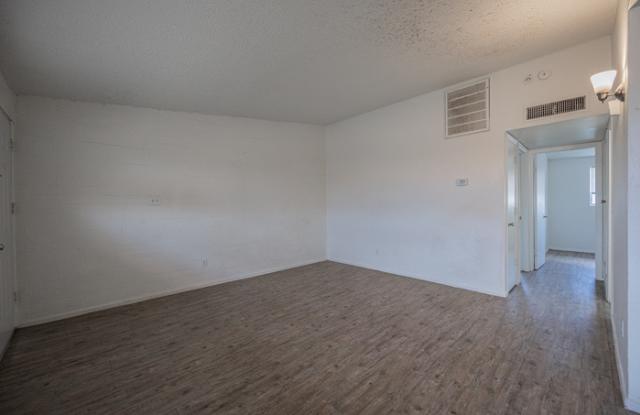 2139 West Devonshire Avenue Gallery 4