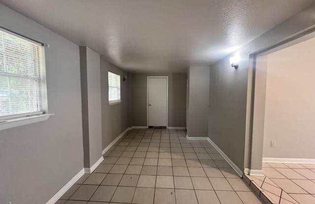 824 Cochran Drive Gallery 4