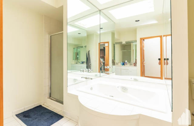 1133 W Cornelia Ave photos photos