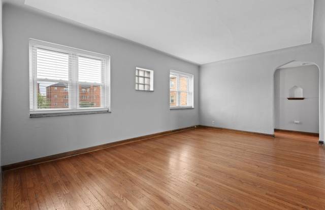5828 Lindenwood Ave 2W | www.southcityspaces.com | photos photos