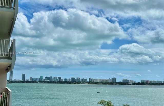 7545 E Treasure Dr photos photos