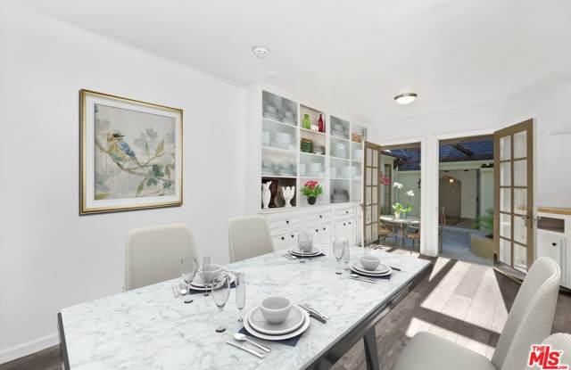 8557 W West Knoll Dr Gallery 4