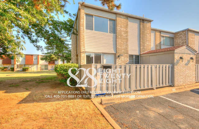 *AVAILABLE NOW!* Spacious 3 Bed/2.5 Bath Condo in East Norman! photos photos