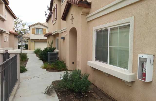 Spacious 3 Bedroom Moreno Valley Townhouse in Gated Community! photos photos Spacious 3 Bedroom Moreno Valley Townhouse in Gated Community! photos photos
