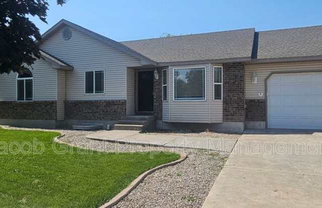 3314 Woodside Drive - 3314 Woodside Drive, Lincoln, ID 83401
