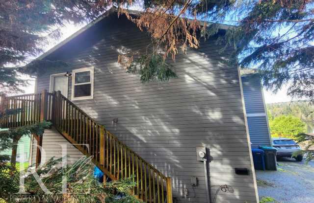 Furnished Poulsbo 1BR with Water Views + Flat-rate Utilities Gallery 4