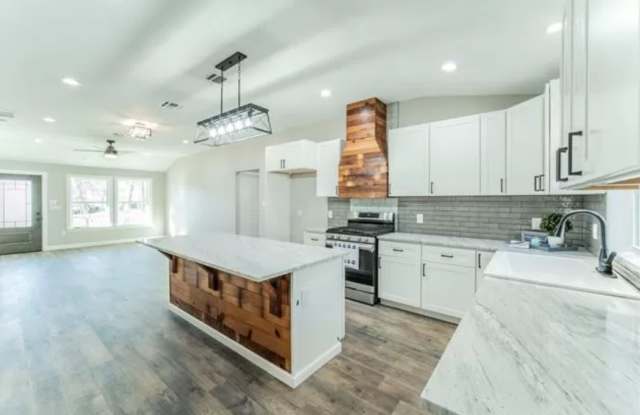 710 N Rusk St photos photos
