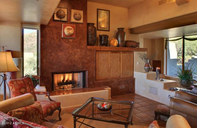 9946 E GRAYTHORN Drive - 9946 East Graythorn Drive, Scottsdale, AZ 85262