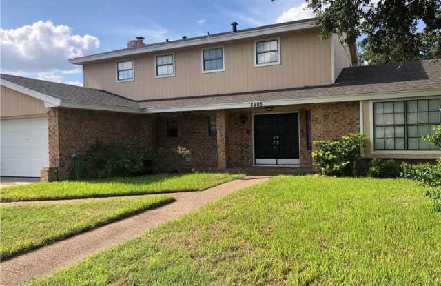2205 Live Oak Dr - 2205 Live Oak Drive, Portland, TX 78374