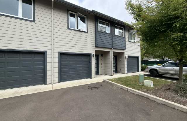 Stylish 3 Bedroom Rental with Center Island, Spacious Primary Suite, Upstairs Laundry & Garage Gallery 3