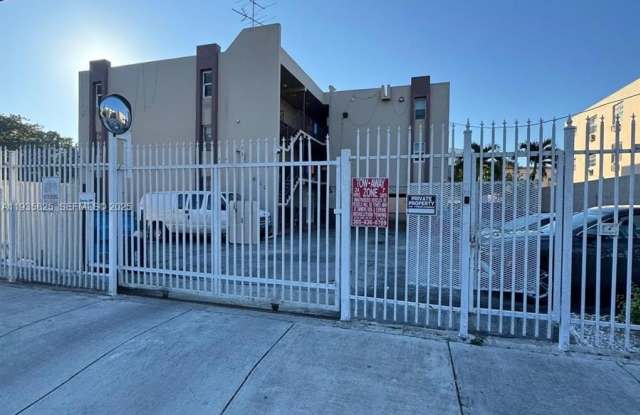 652 NW 3rd St photos photos 652 NW 3rd St photos photos