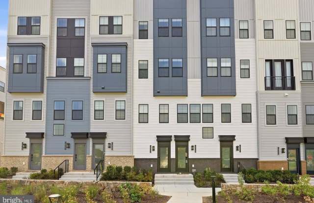 14347 GLEN MANOR Drive Gallery 2