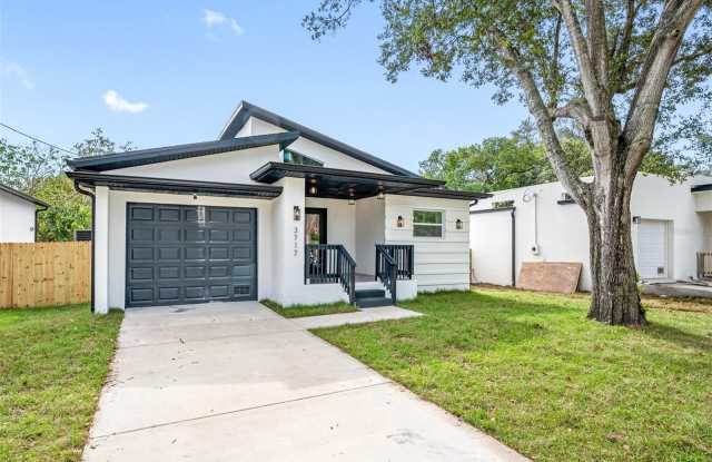 3717 E CLIFTON Street Gallery 1