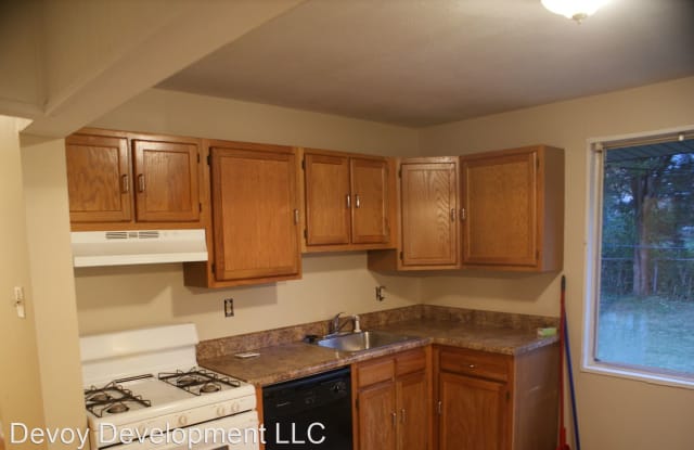9810 Lawnview Gallery 2