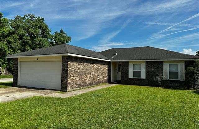 135 FOXBRIAR Court photos photos
