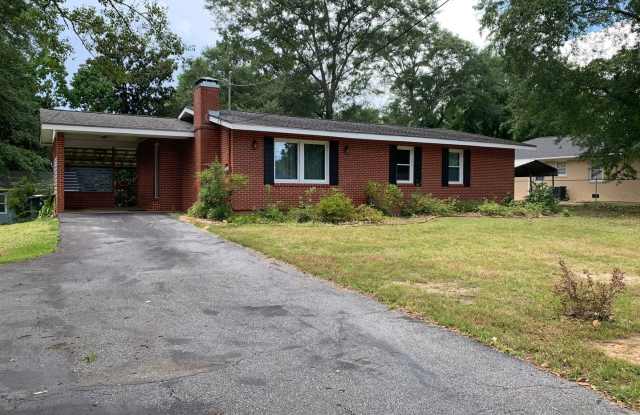 Super Cute One Level Home Across from New Auburn Park - 427 Camellia Drive, Auburn, AL 36830