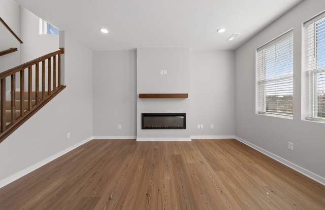 12624 Erskin Street Northeast Gallery 4