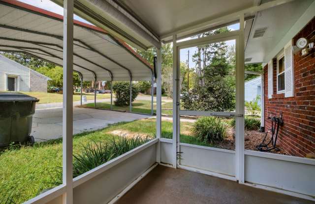 Renovated NW Tallahassee Townhome Gallery 4