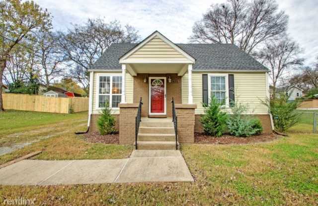 635 Blackstone Ave - 635 Blackstone Avenue, Nashville, TN 37115