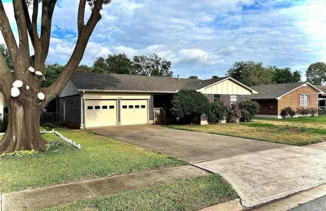 1203 Blanton Drive photos photos