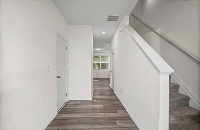 ***MOVE IN SPECIAL -$500 OF FIRST 2 MONTHS RENT WITH A SEPT 15TH OR SOONER MOVE IN DATE AND NO APP FEES***Welcome home! Beautiful 3 bedroom, 2.5 bathroom townhome located in Cartersville! Must see! Gallery 4