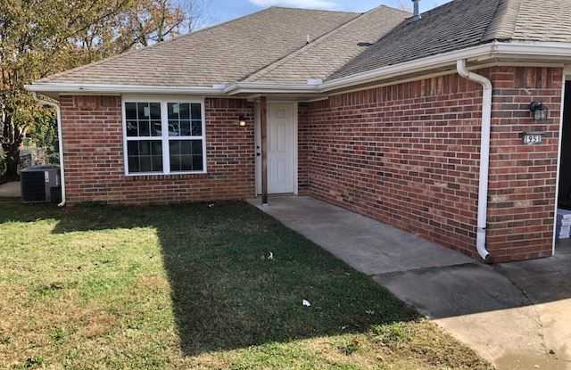 1951 S 11th Pl - 1951 South 11th Place, Rogers, AR 72758