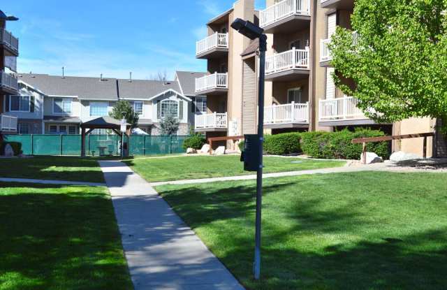 Beautiful Condo in Prime Centerville Location! Gallery 3