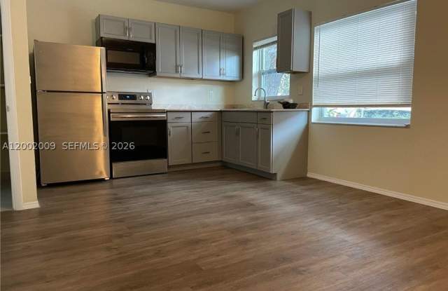 1720 Pierce St photos photos