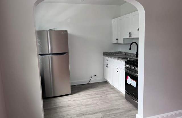 Laurel 332 Gallery 2