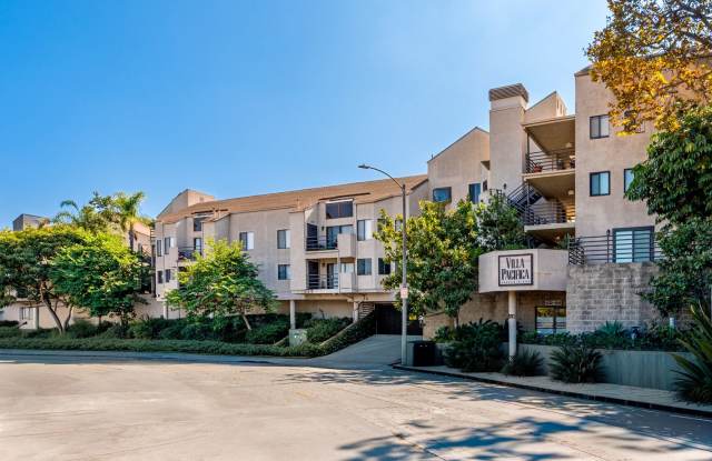 Modern Condo with over 1300 Square Feet with split Primary Suites, AC and 2 Off-street Parking photos photos
