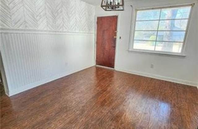 204 N RULAND Street Gallery 2