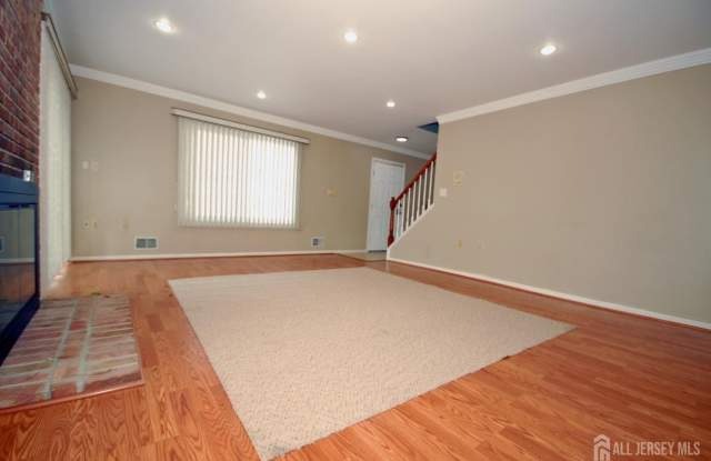 96 Brewster Circle Gallery 3