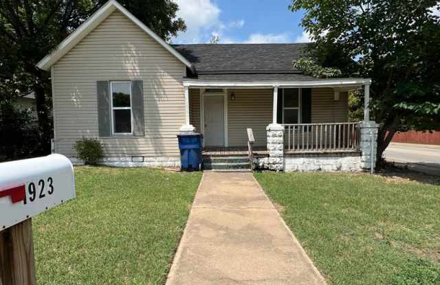 1923 S. Q ST photos photos