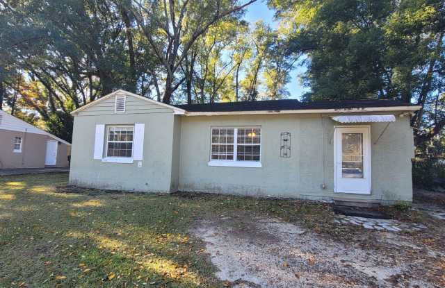 CUTE 2/1 House w/ Huge Yard, Tile Floors Throughout, Office,  Large Storage Room! Available NOW for $1100/month! photos photos