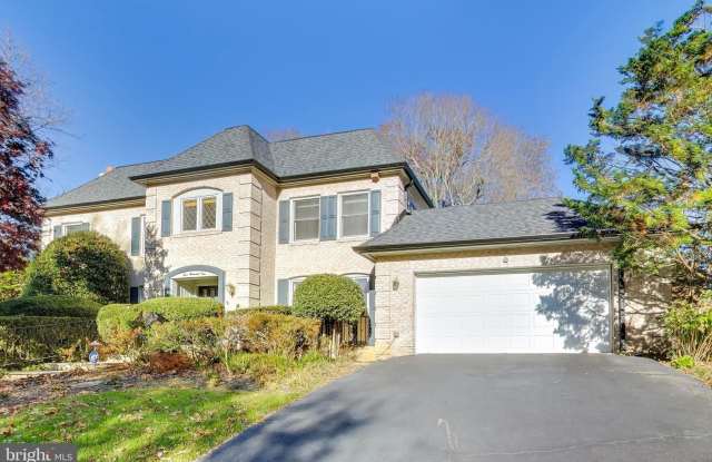 4001 N RIDGEVIEW Road - 4001 North Ridgeview Road, Arlington, VA 22207