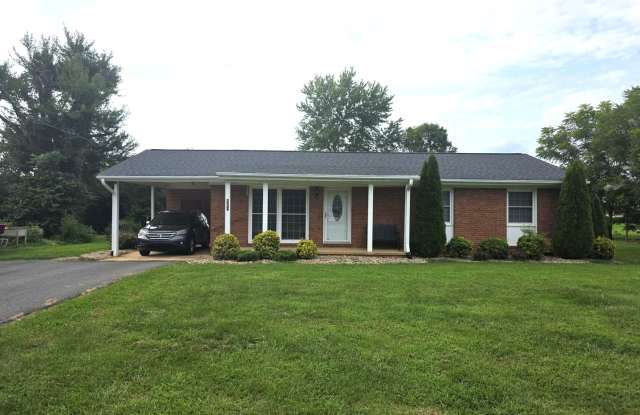 3 Bed • 1.5 Bath – Dobson, NC photos photos