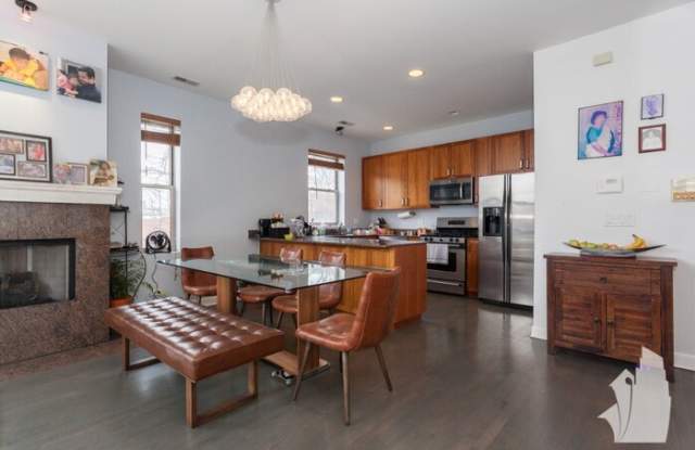 3355 North Hamilton Avenue Gallery 2