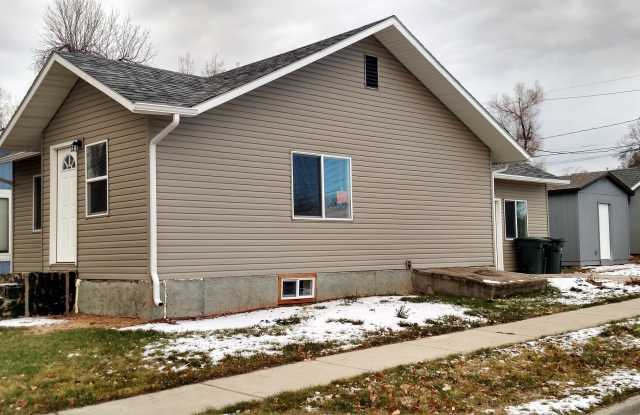 2 Bedroom 2 Bathroom Home On A Corner Lot For Rent With A Multi Use Room photos photos