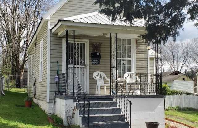 Knoxville 37917 - 2 bedroom 1 bath - Call Brad Croisdale (865) 805-9964 photos photos