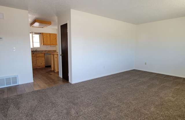 3 bedroom 1.5 bath with a Large Detached Garage Gallery 3