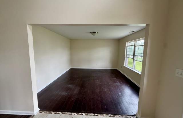 12072 Raiders Boulevard Gallery 3