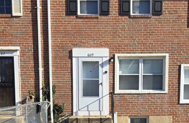 Newly Renovated 2-Bedroom, 1-Bathroom Home in Beechfield photos photos