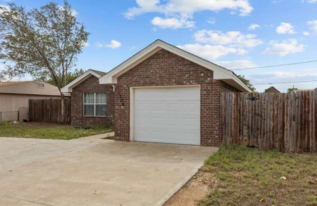 1708 English Dr Gallery 2