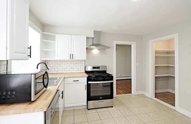 1st Month Free! Updated Pet-Friendly Duplex in Fry’s Spring photos photos