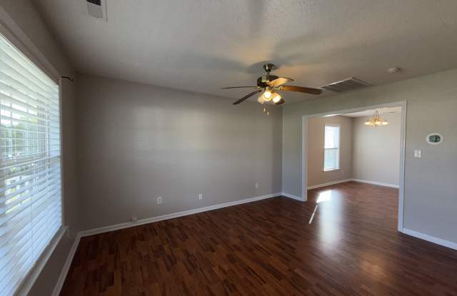 142 Forest Bluff Drive Gallery 4